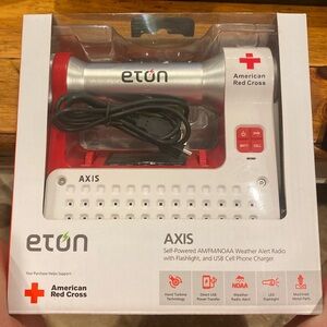 Eton Axis self powered AM/FM/NOAA weather alert radio NWT with flashlight